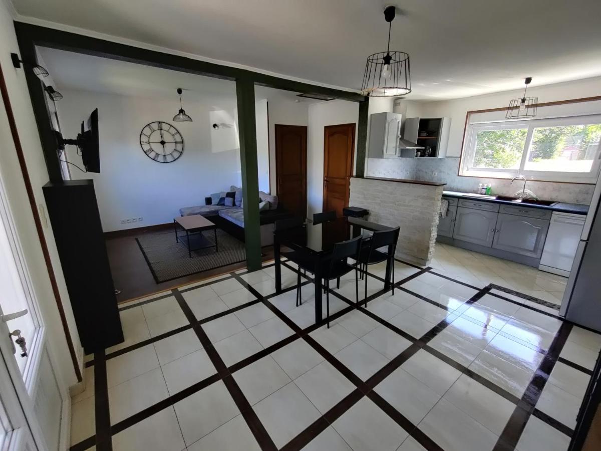 Studio Spacieux Tout Equipe Avec Jardin Varennes-Vauzelles Exteriér fotografie